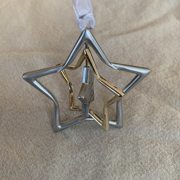 Silver and Gold 3D Triple Star Holiday Christmas Ornament Chase Your Dreams - Picture 4 of 4